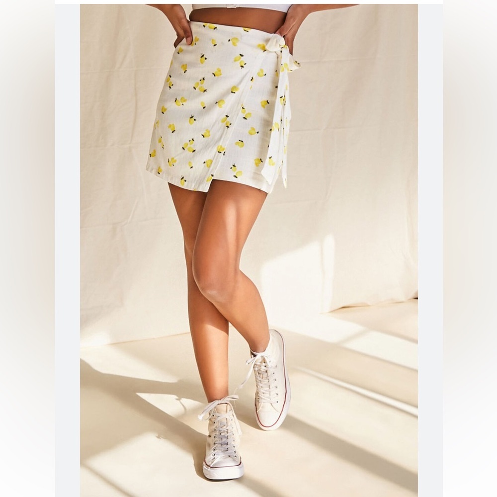 Forever 21 Lemon Skort Size Small